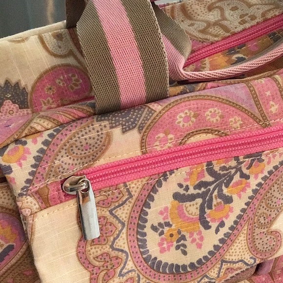 Roma Profumi;Pink Paisley adjustable strap nylon bag. - Picture 6 of 8